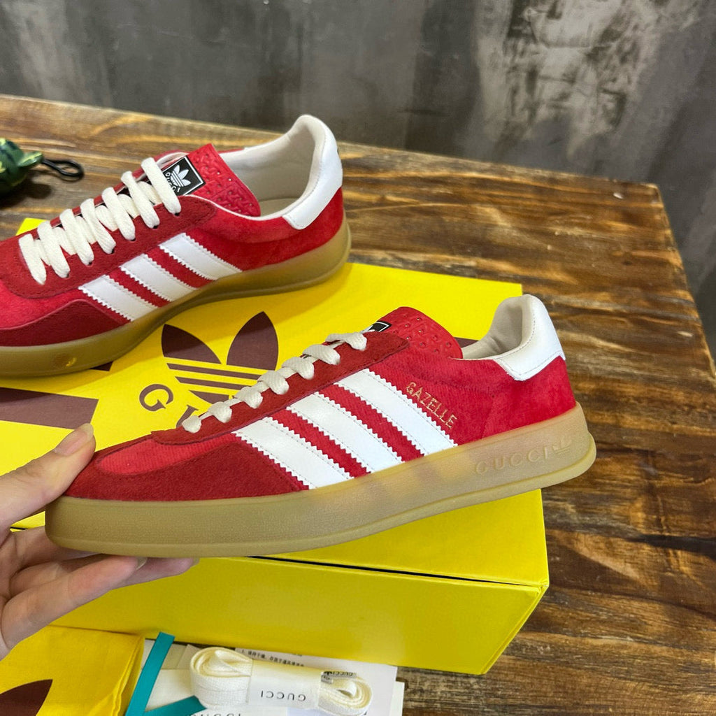 GUC Sneakers