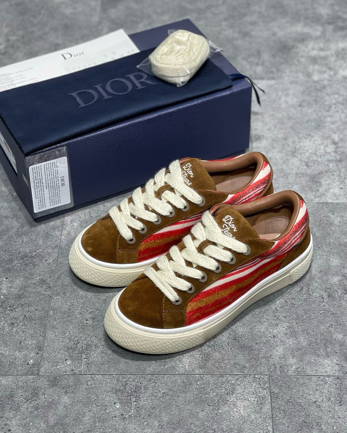DIO Sneakers