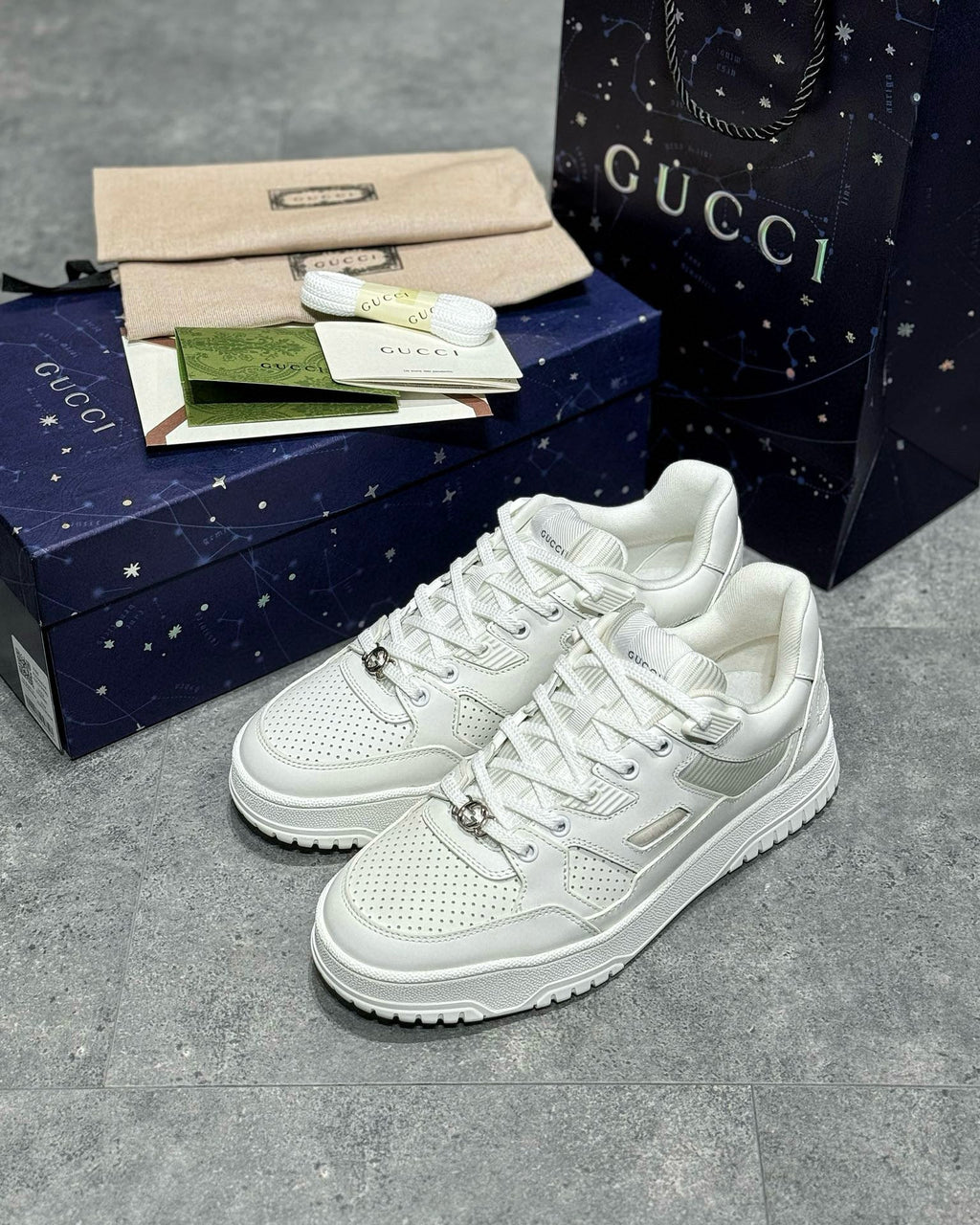 GUC Sneakers