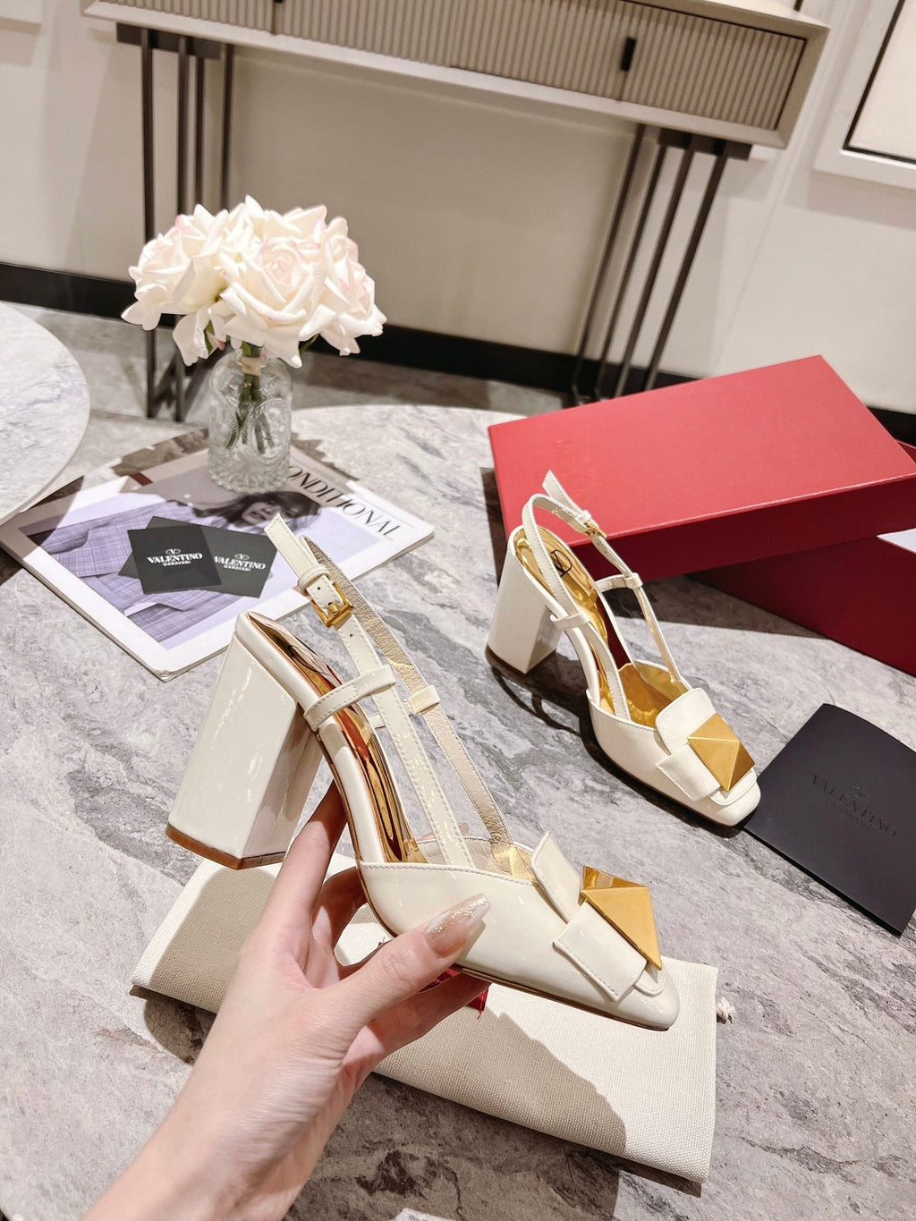 ONE STUD WHITE PATENT LEATHER LACE-UP HIGH HEELS 85 MM