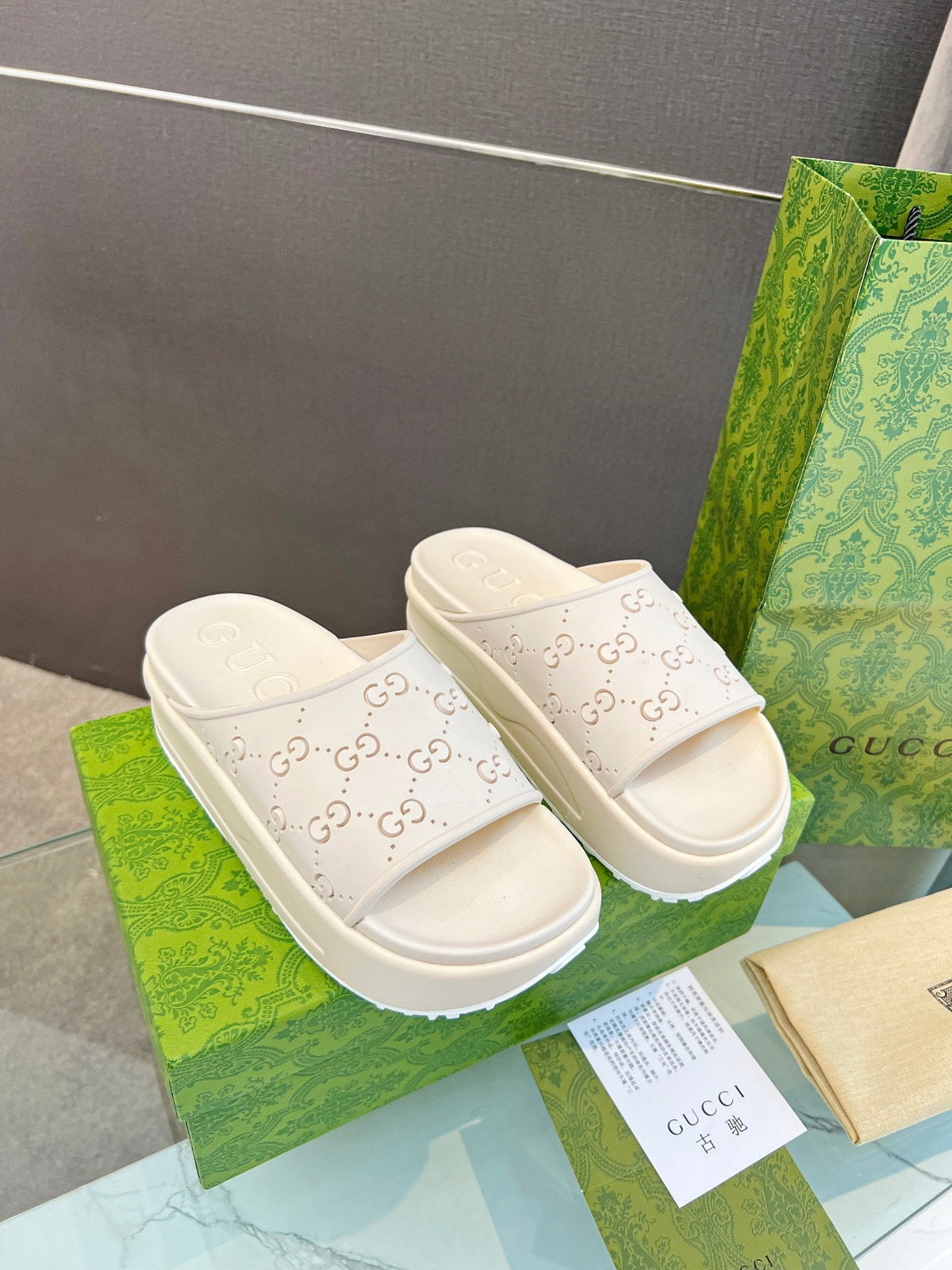 PLATFORM SANDALS IN WHITE CREAM MONOGRAM IMPORTED TPU
