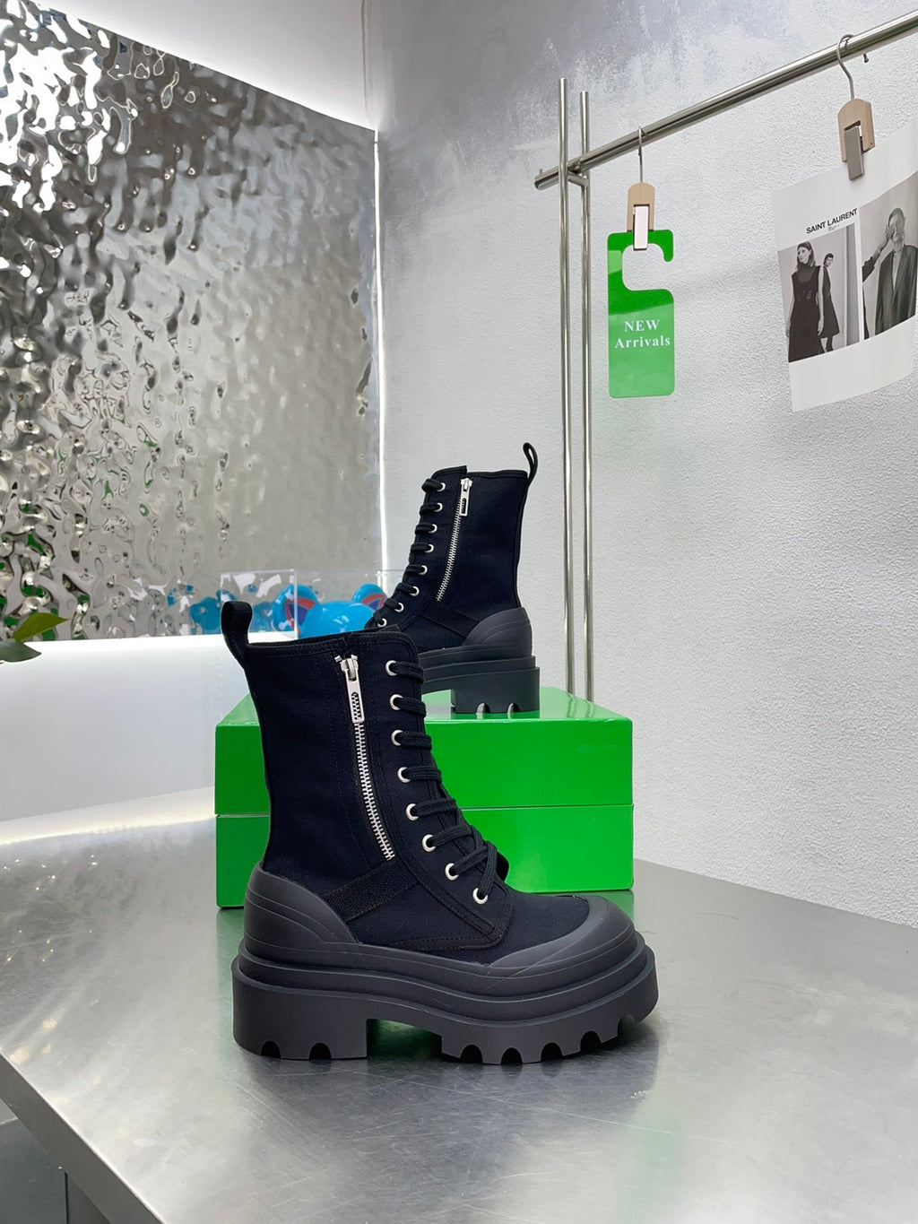 RIBBON BOMBER LACE-UP BOOTS IN BLACK CANVAS