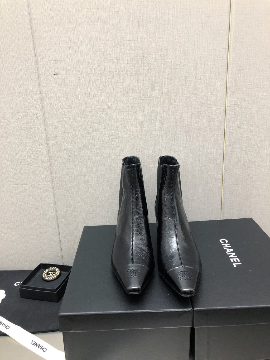 SHORT BOOTS IN BLACK SHEEPSKIN