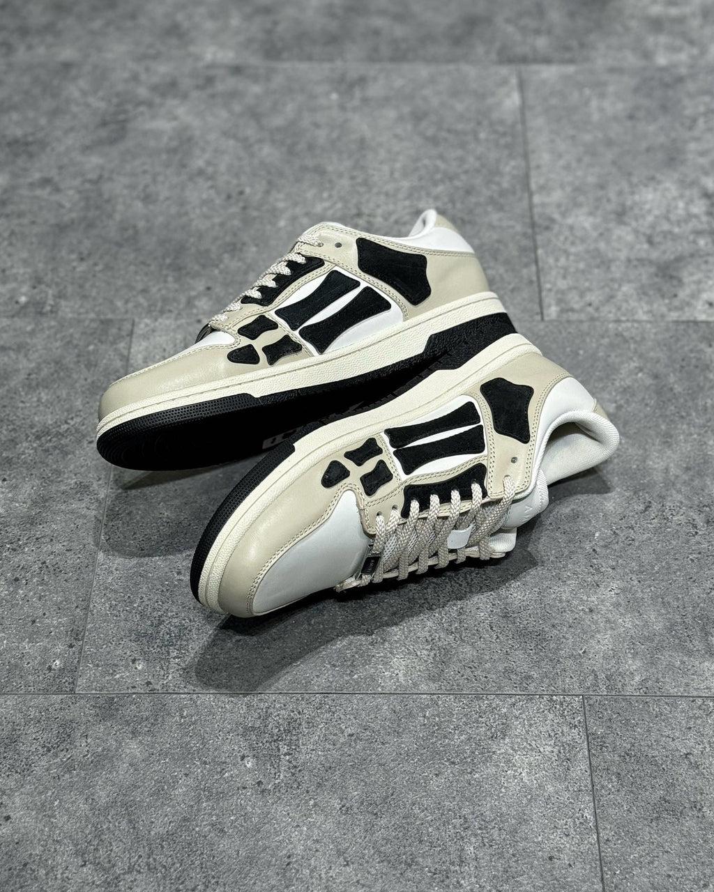 AMR Sneakers