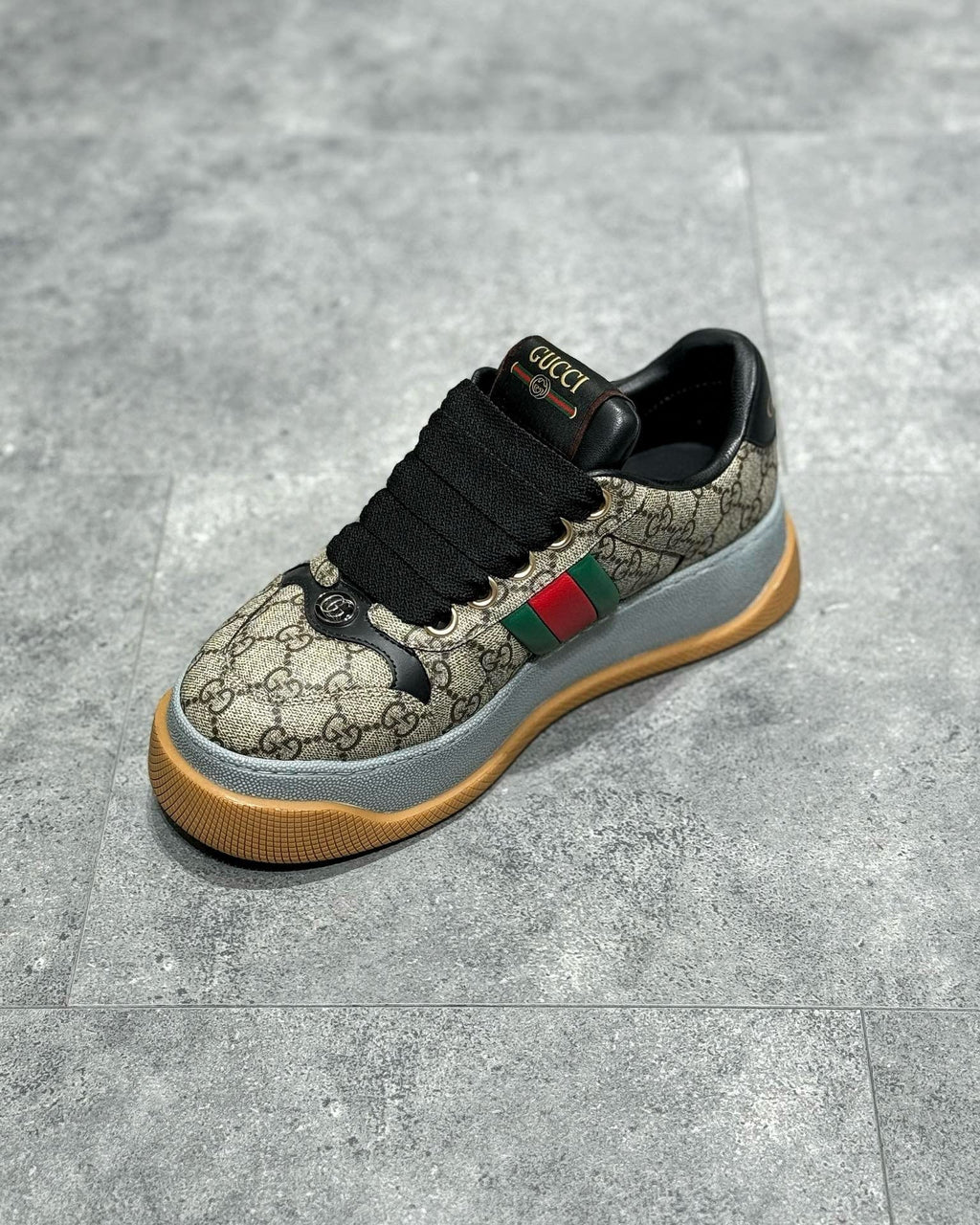 GUC Sneakers