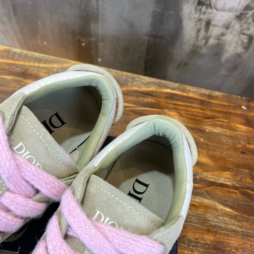 DIO Sneakers