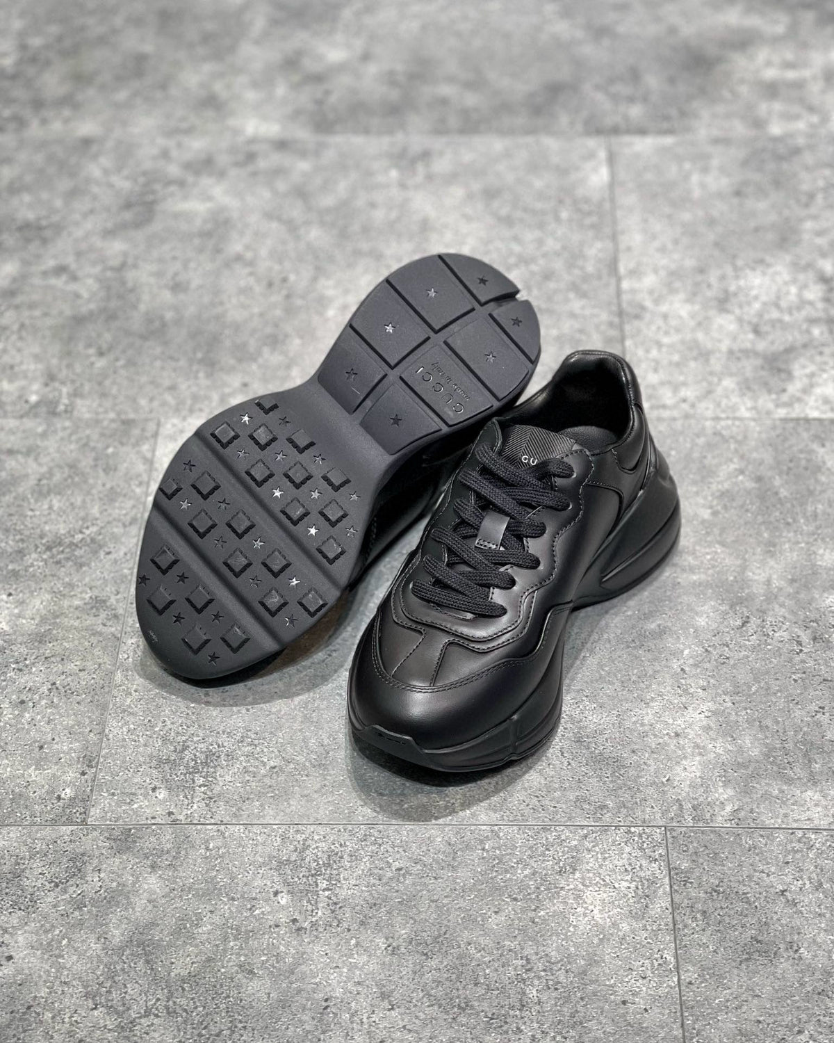 GUC Sneakers