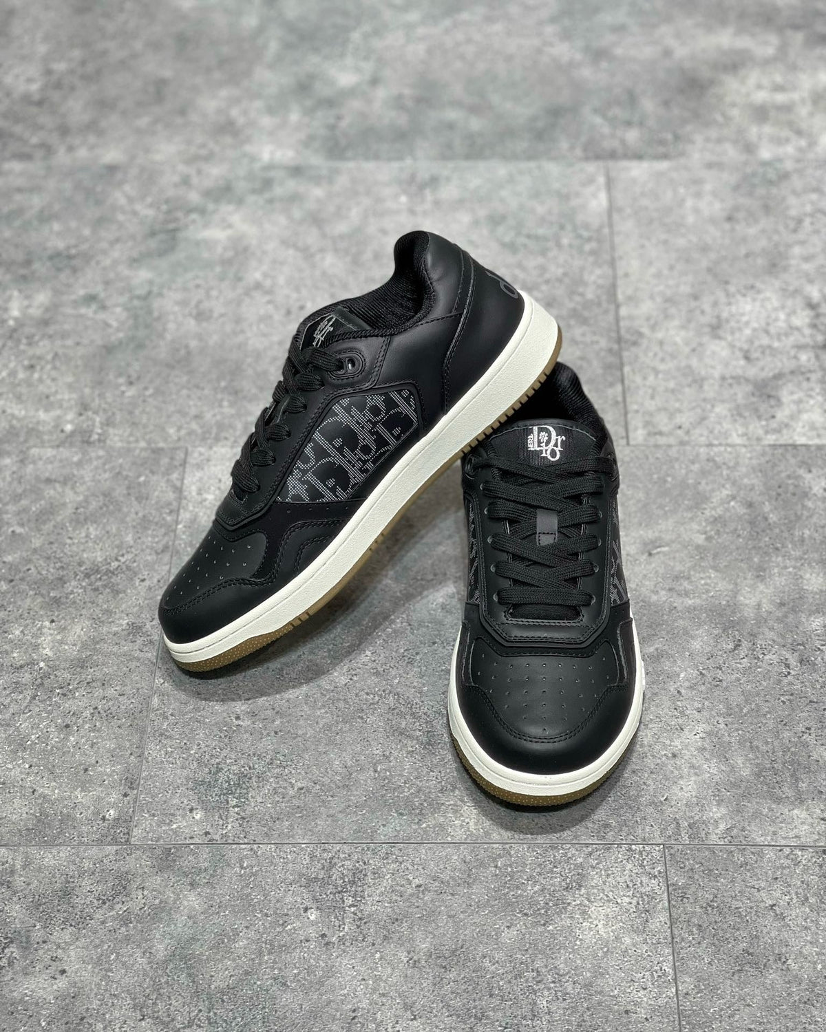 DIO Sneakers