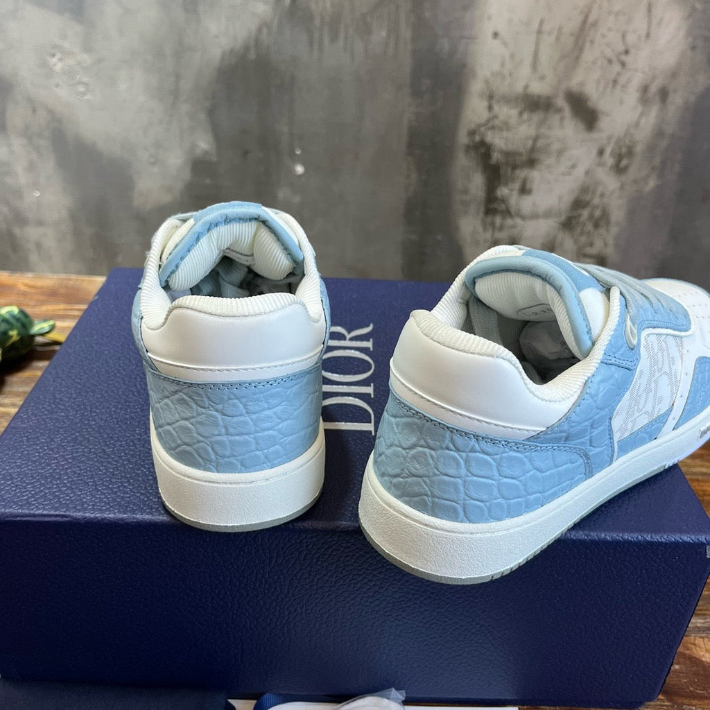 DIO Sneakers