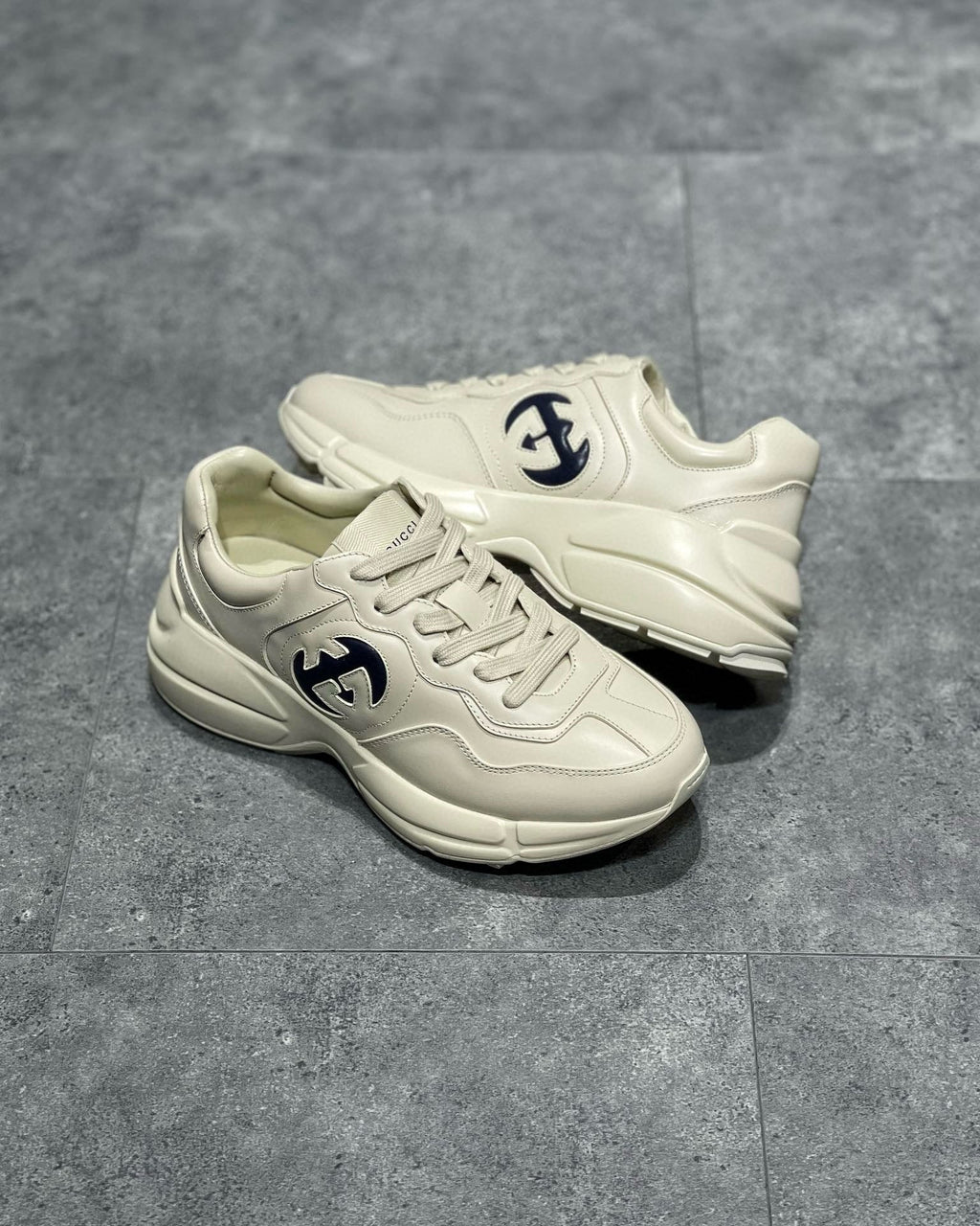 GUC Sneakers
