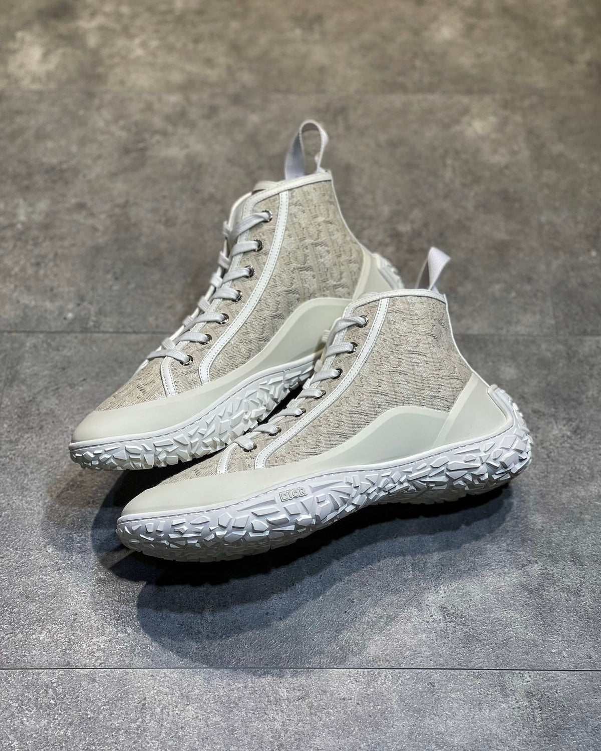 DIO Sneakers