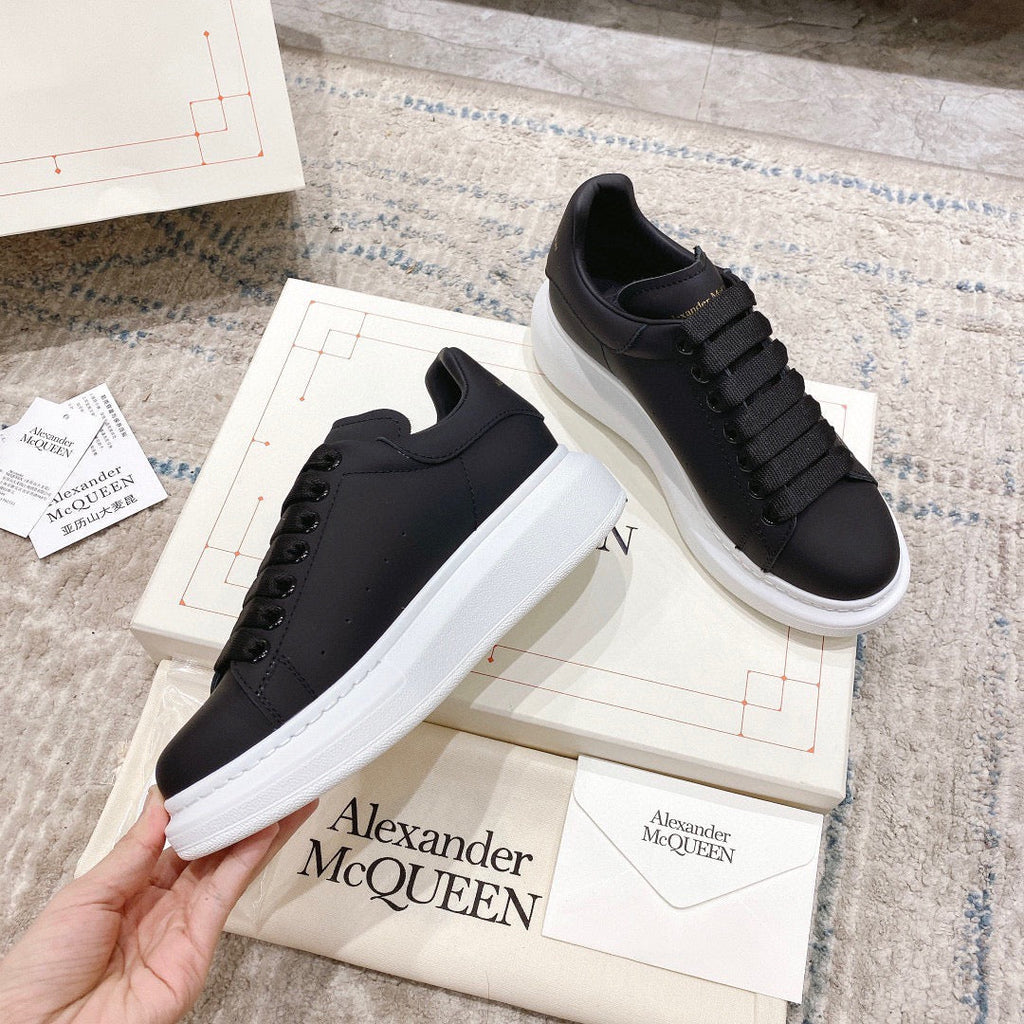 Sneakers & Shoes