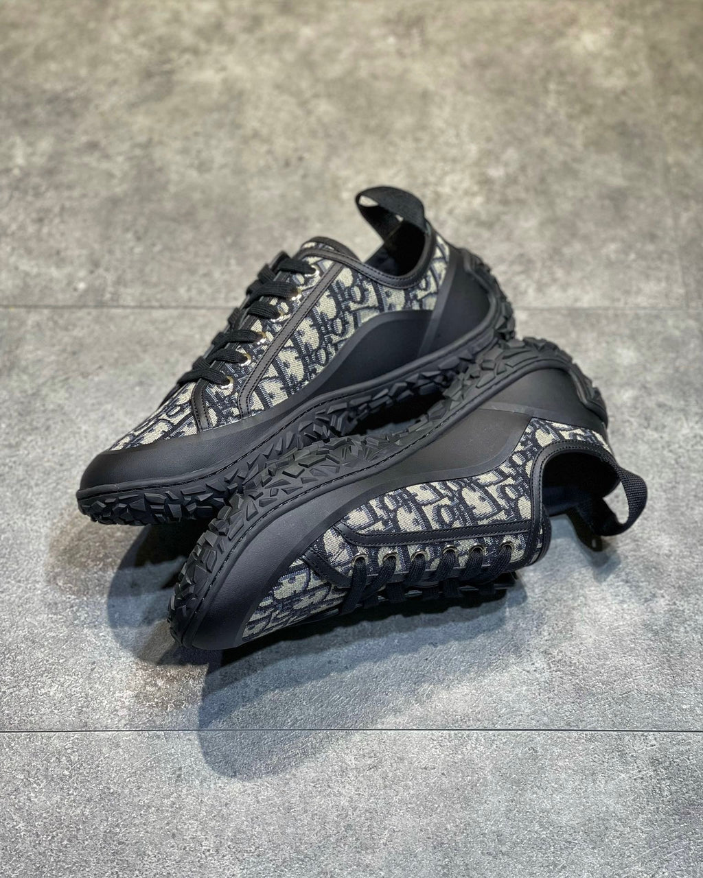 DIO Sneakers
