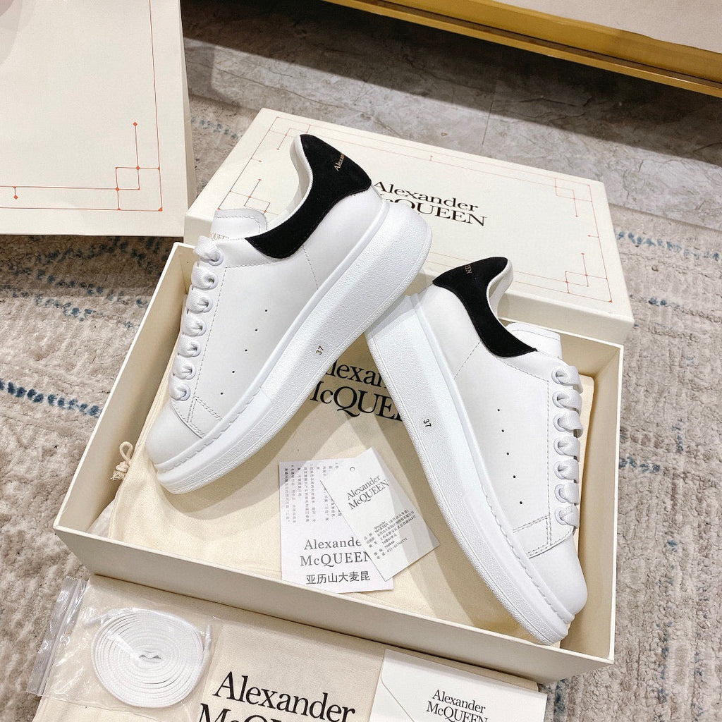 Sneakers & Shoes