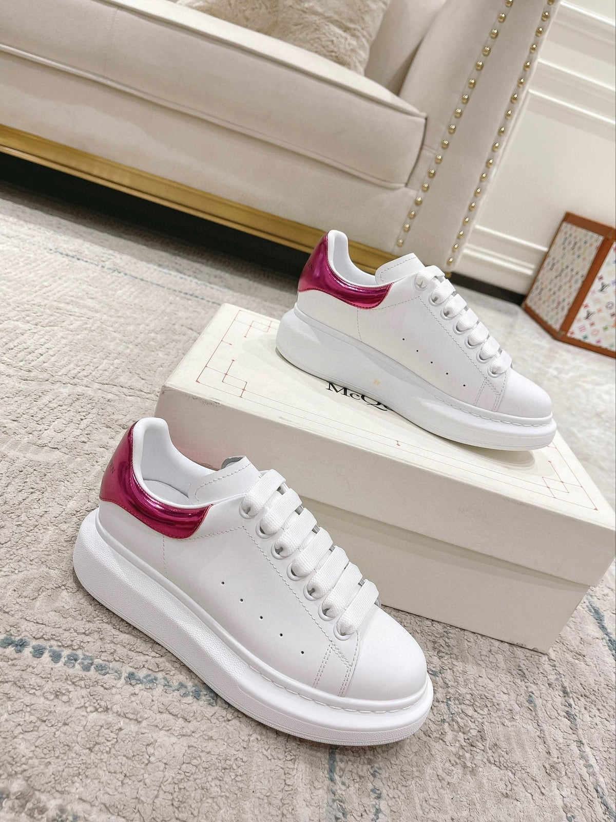 Sneakers & Shoes