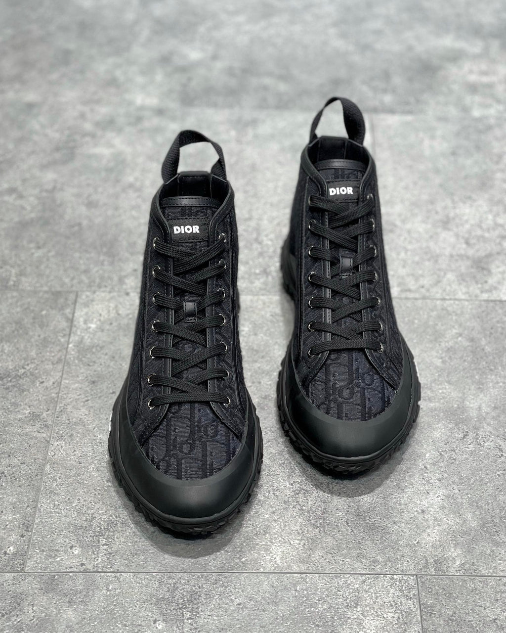 DIO Sneakers