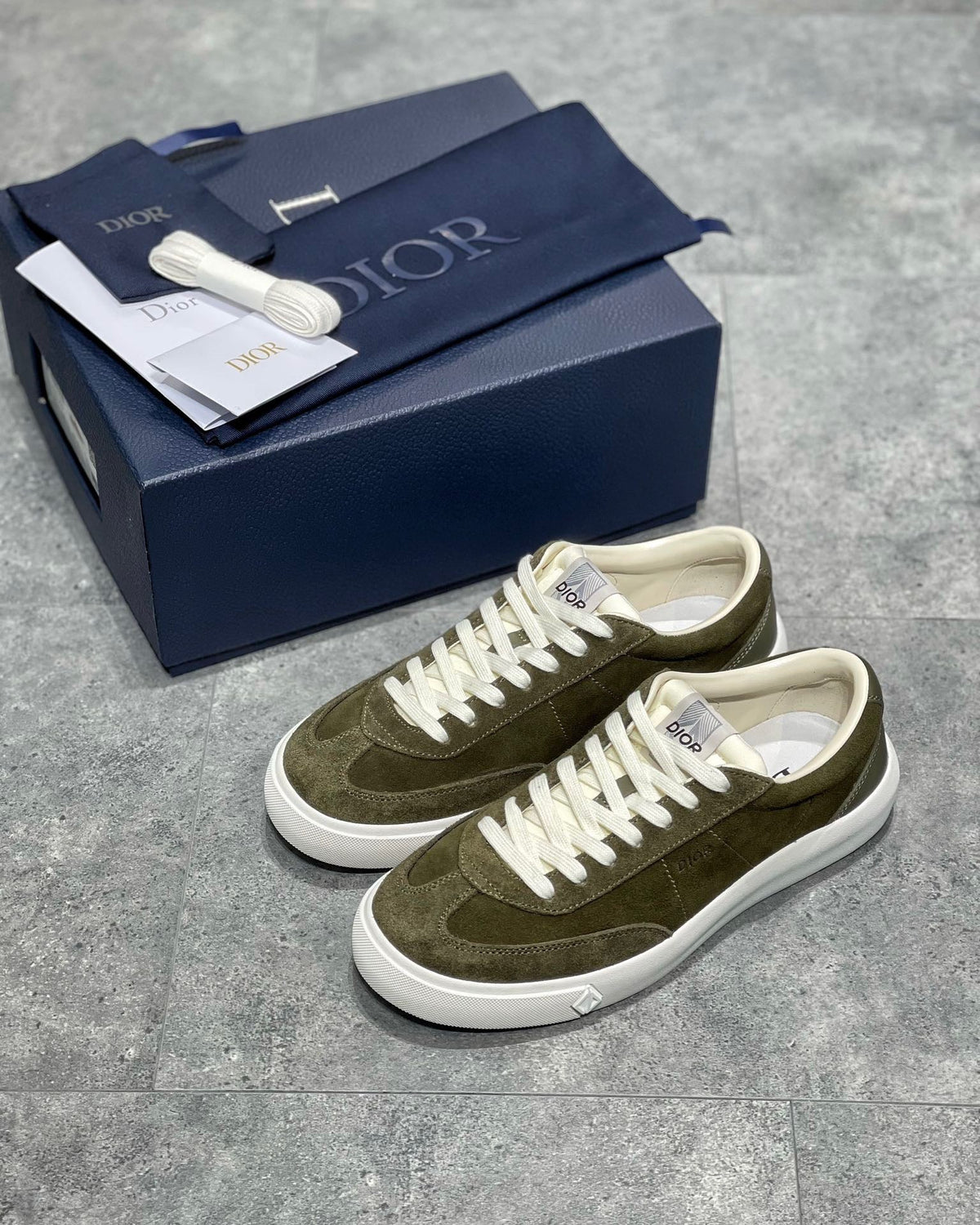 DIO Sneakers