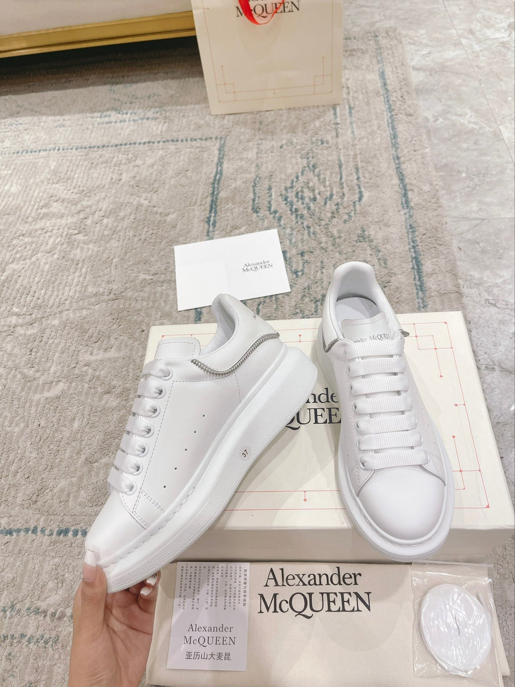 Sneakers & Shoes