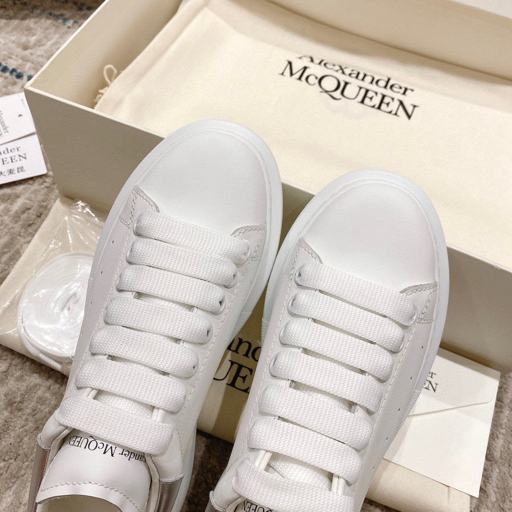 Sneakers & Shoes