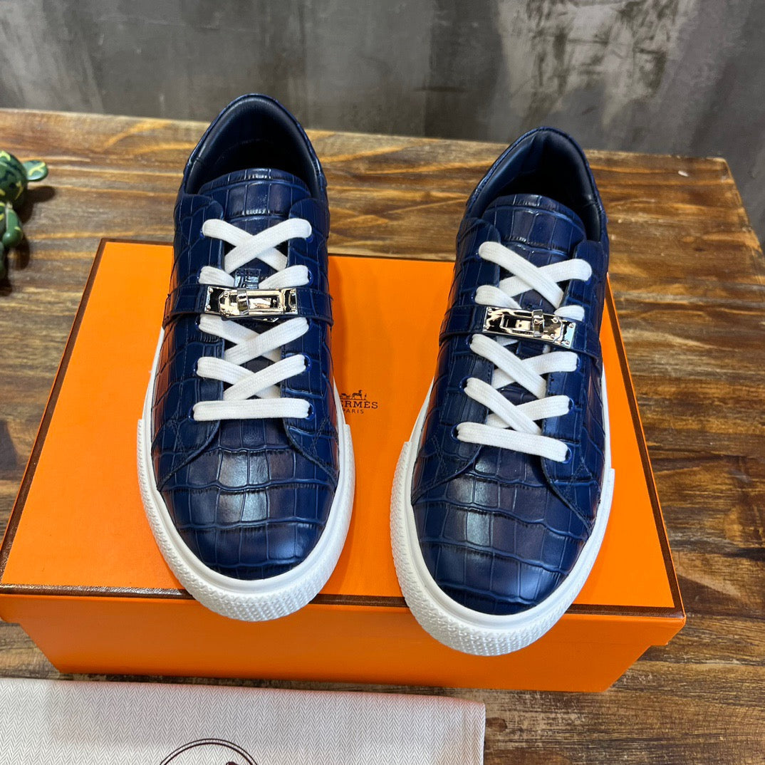 HERM Sneakers