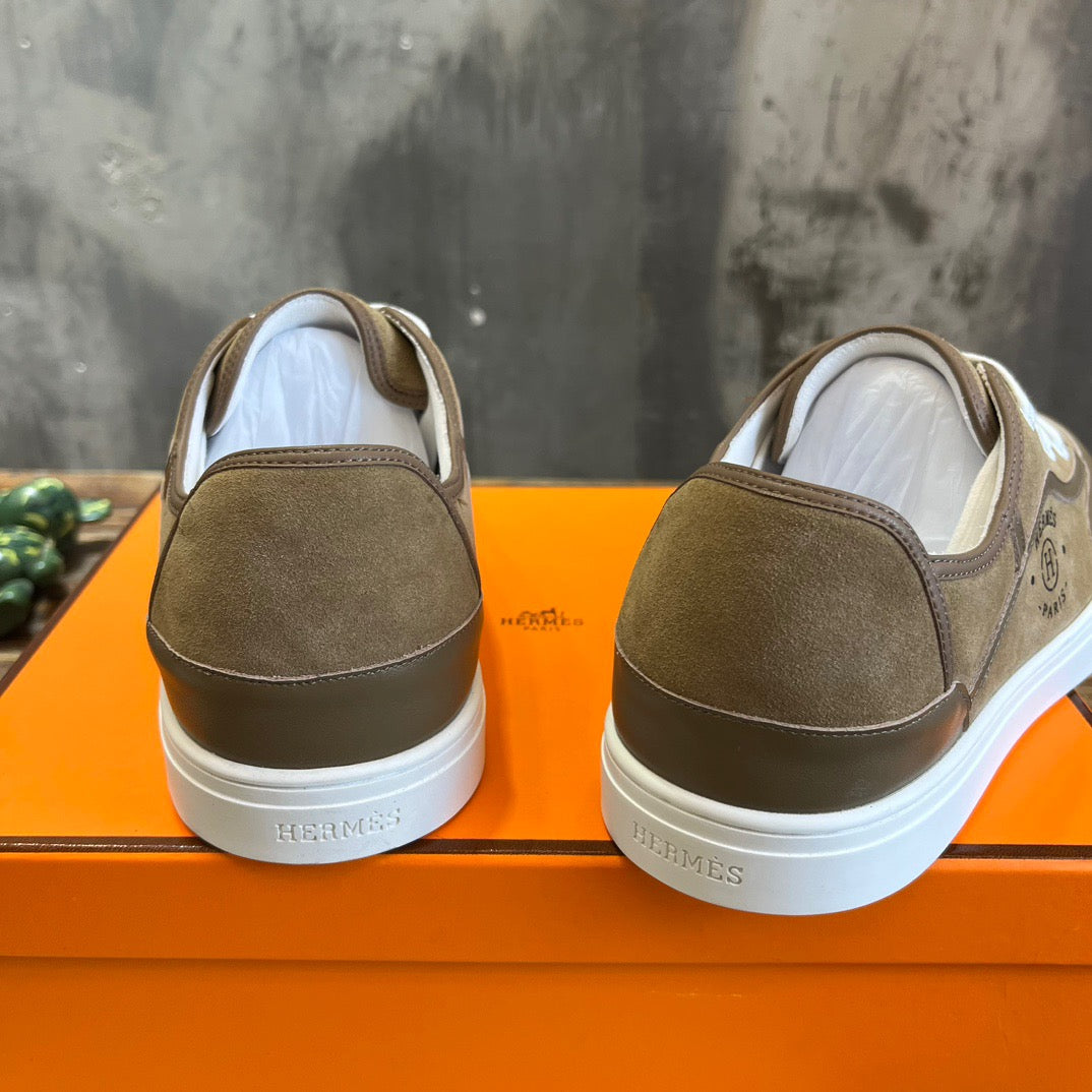 HERM Sneakers