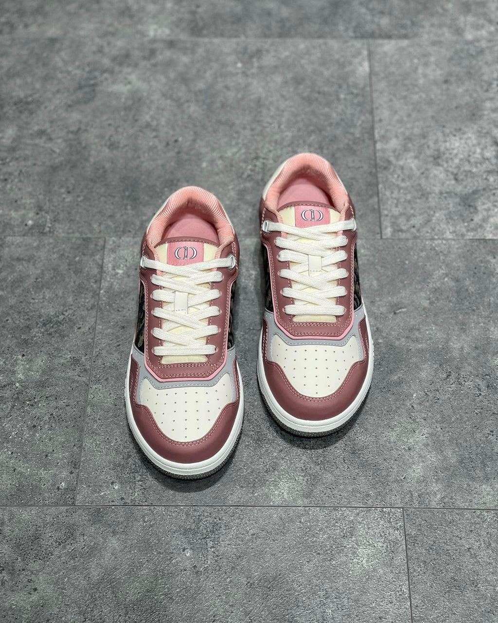 DIO Sneakers