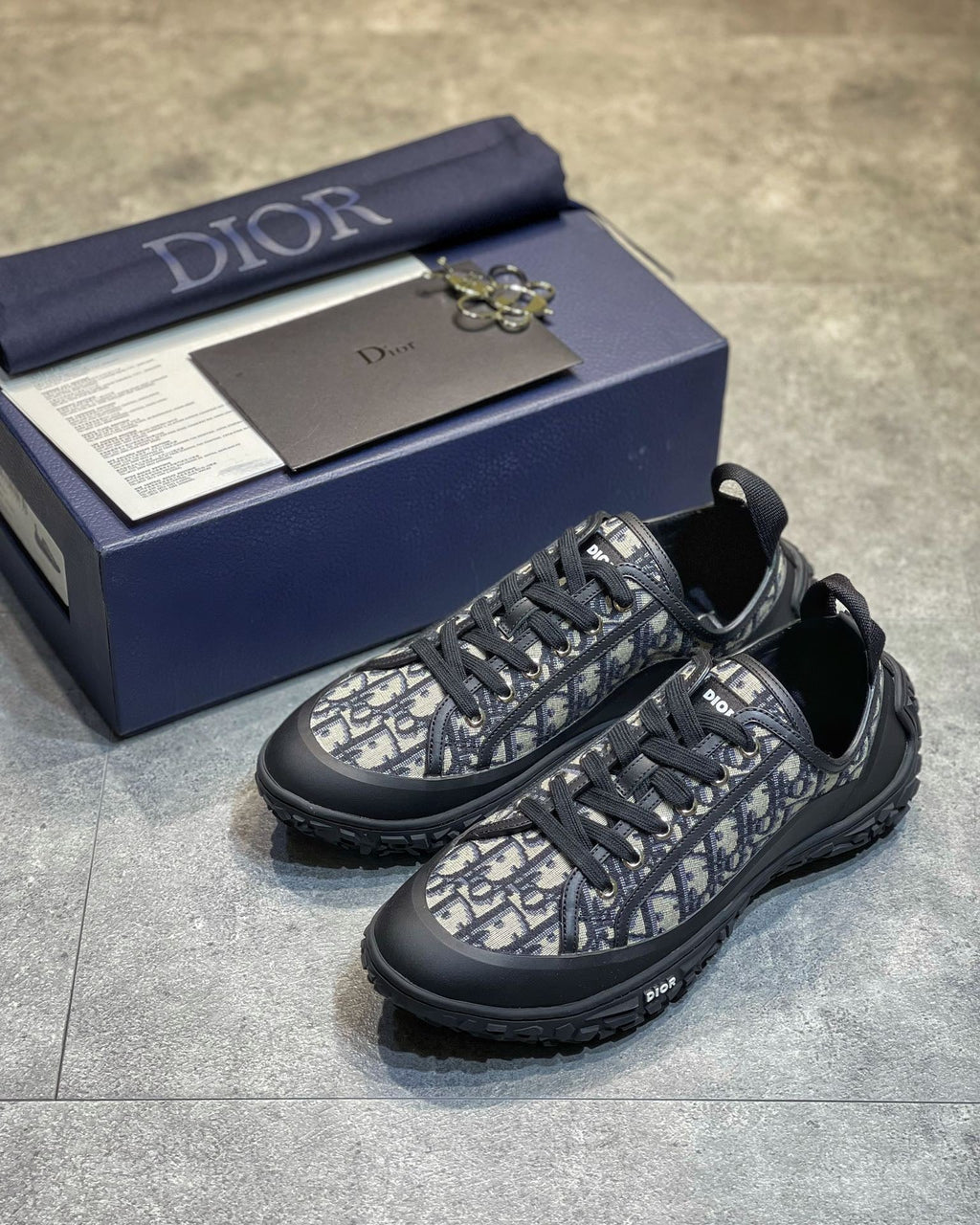 DIO Sneakers