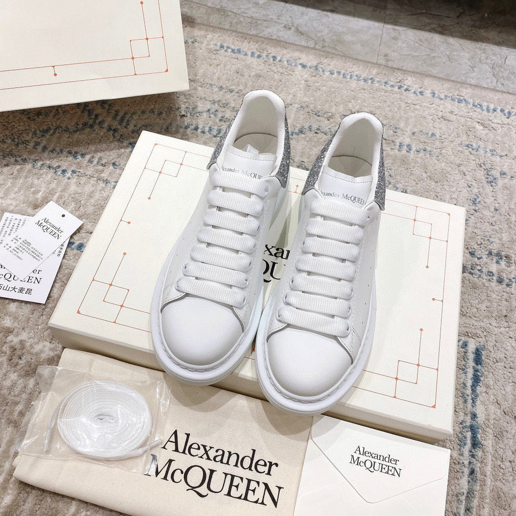 Sneakers & Shoes
