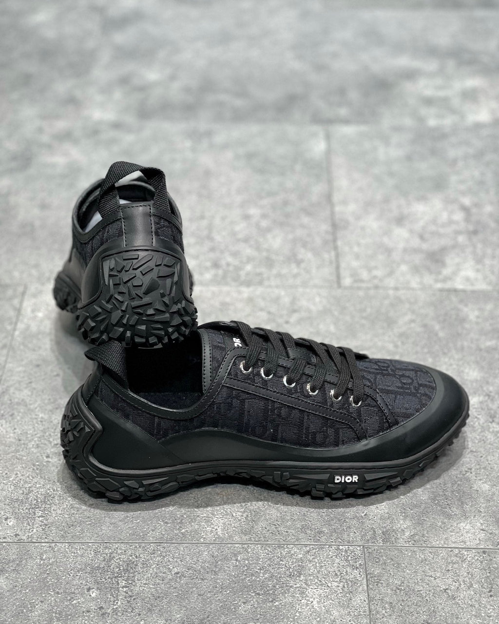 DIO Sneakers