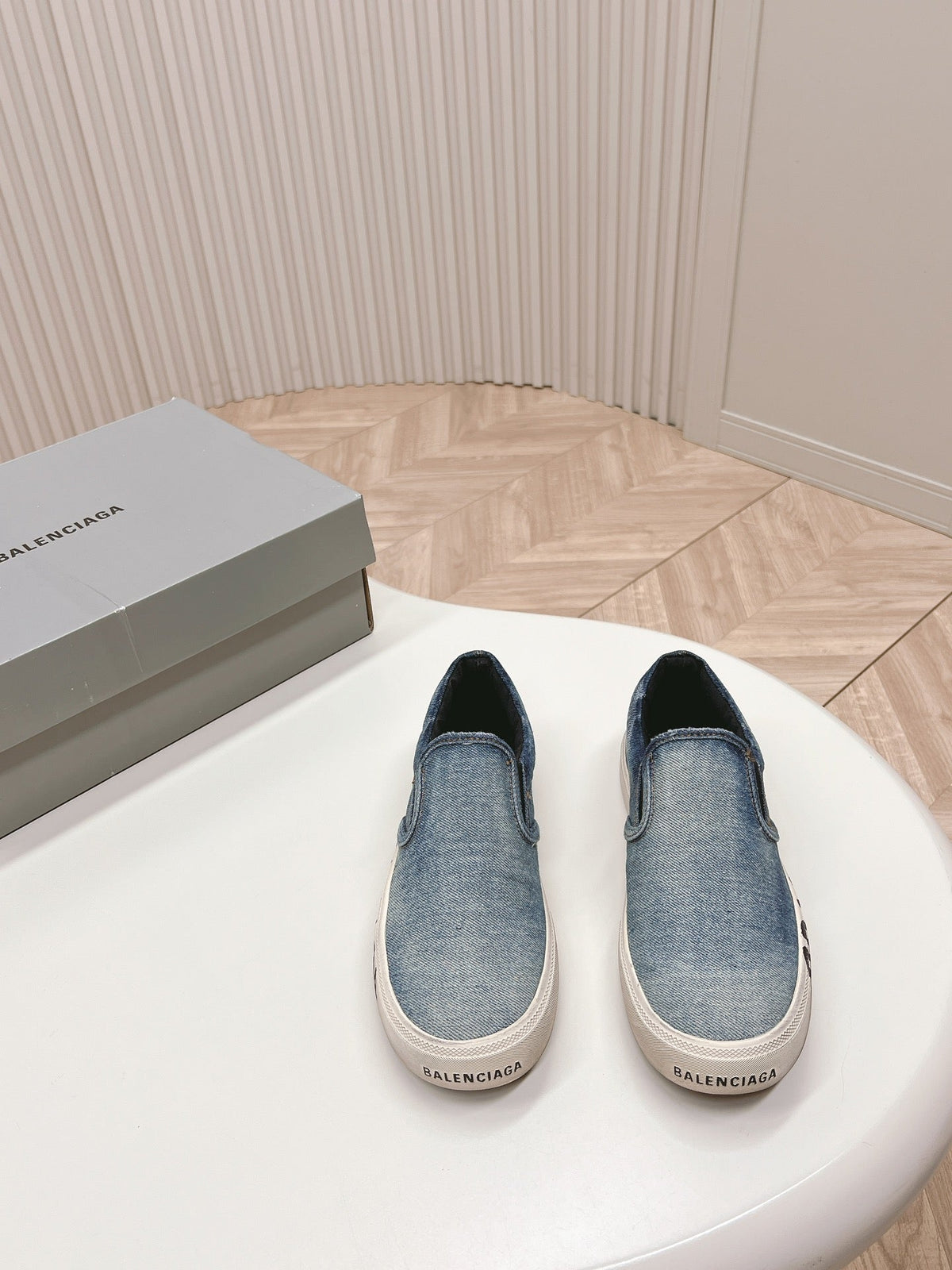 SLIP-ON SNEAKERS GRAFFITI IN LIGHT BLUE DENIM