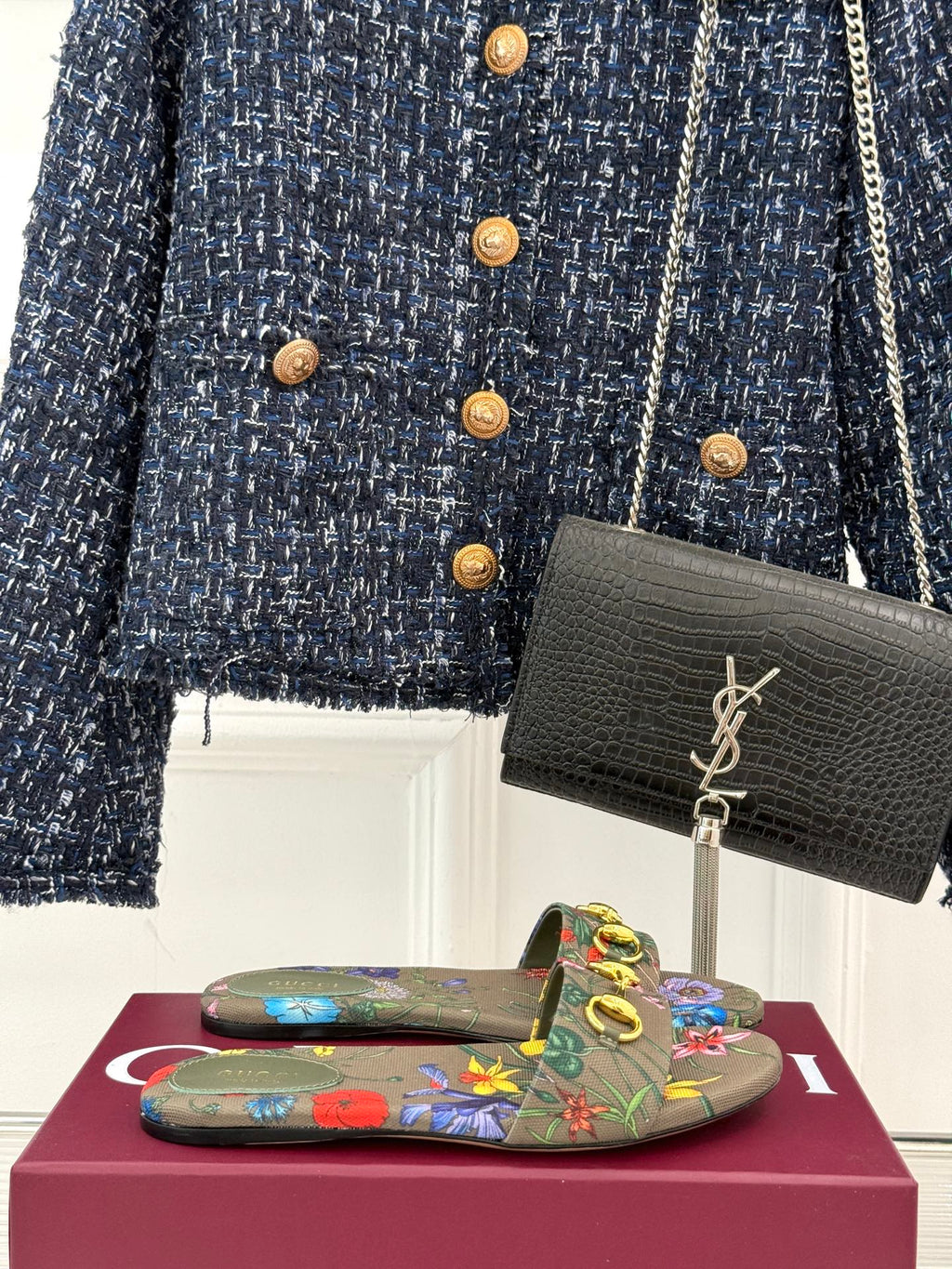 SLIDE SANDALS IN WARM BEIGE FABRIC FLORAL AND LEAF PRINT