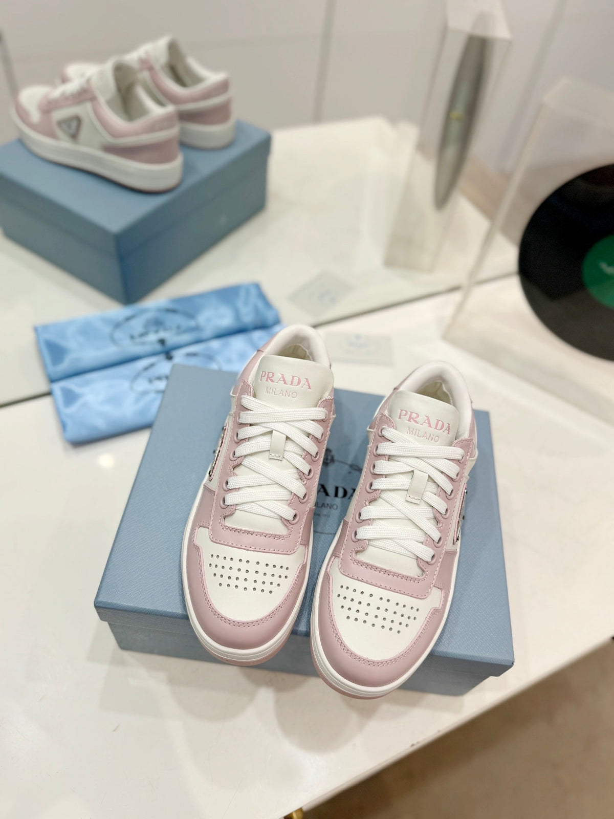 PRA DOWNTOWN PERFORATED SNEAKERS WHITE AND BLUSH CALFSKIN
