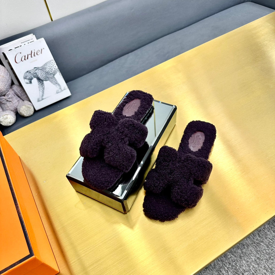 ORAN SHEARLING SANDALS EGGPLANT PURPLE