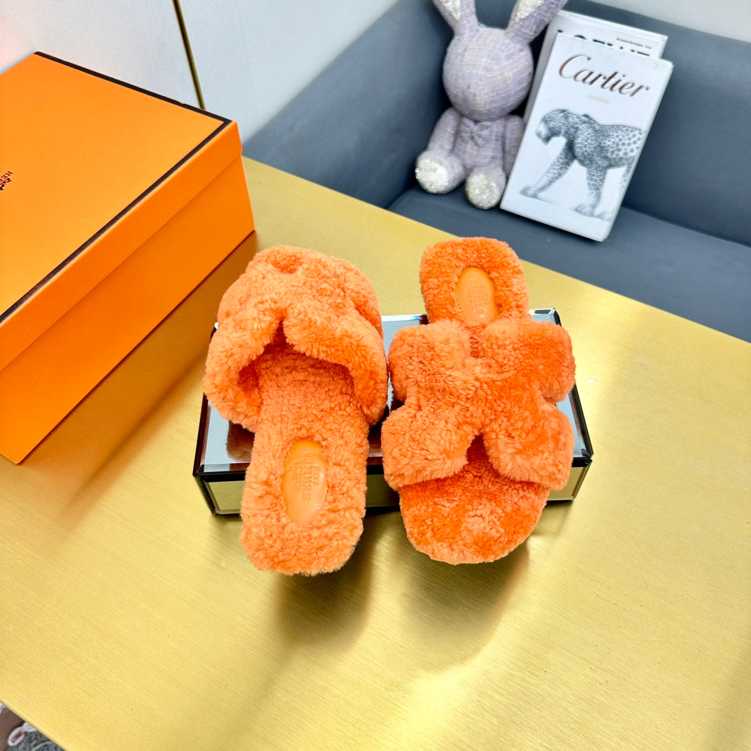 ORAN SHEARLING SANDALS NEON ORANGE